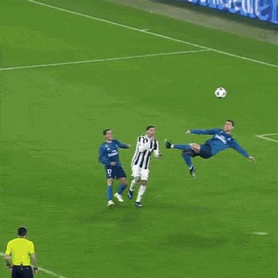 ᐉ Cristiano Ronaldo marks a goal with scissors kick - CrazyGif.com